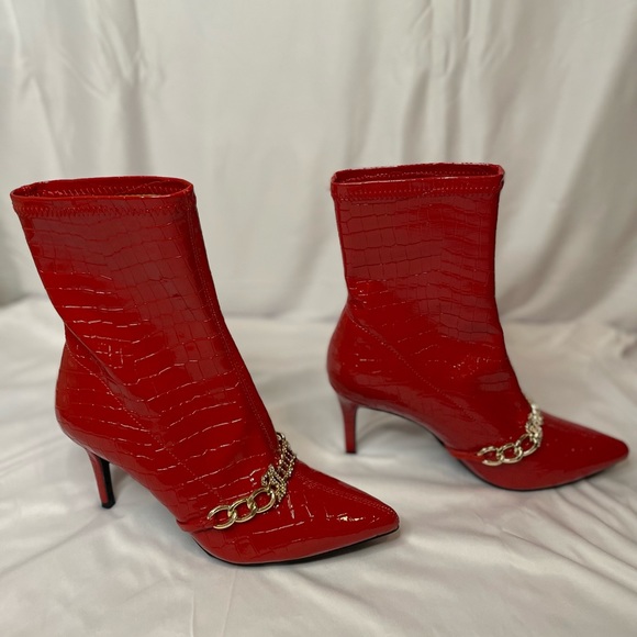 Juicy Couture Tommi Red with Gold chain ankle heel - Picture 6 of 14